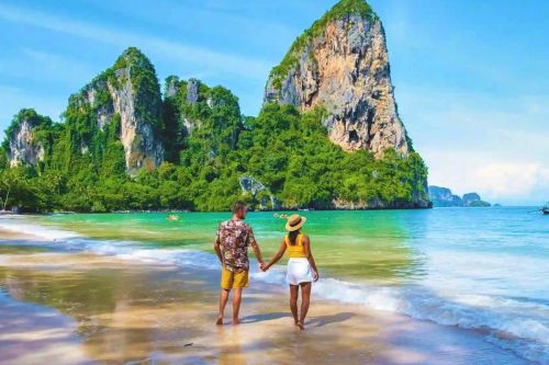 Honeymoon Tour Package with City Attractions
